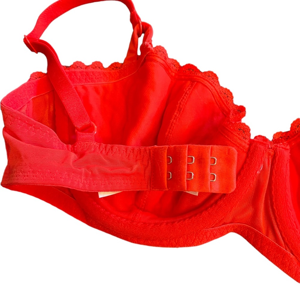 Victorias Secret red bra 36C - Picture 4 of 5
